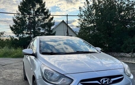 Hyundai Solaris II рестайлинг, 2011 год, 680 000 рублей, 4 фотография