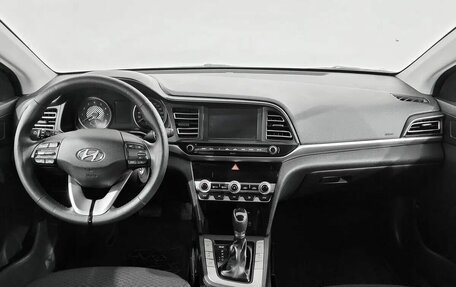 Hyundai Elantra VI рестайлинг, 2019 год, 1 450 000 рублей, 5 фотография