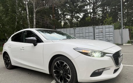 Mazda Axela, 2017 год, 14 500 000 рублей, 3 фотография