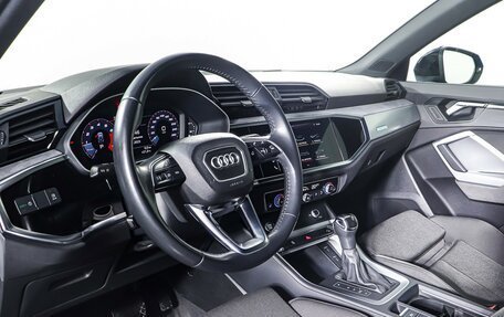 Audi Q3, 2019 год, 2 990 000 рублей, 15 фотография