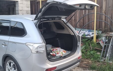 Mitsubishi Outlander III рестайлинг 3, 2014 год, 1 550 000 рублей, 7 фотография