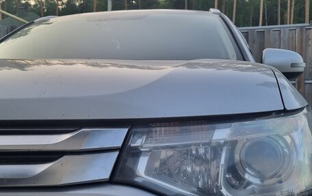 Mitsubishi Outlander III рестайлинг 3, 2014 год, 1 550 000 рублей, 5 фотография
