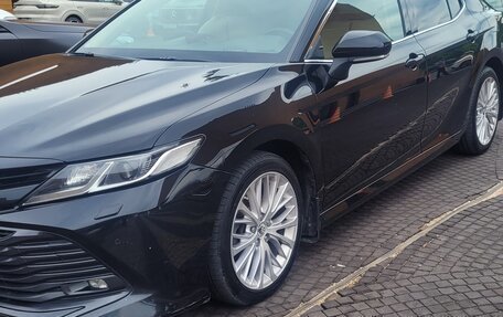 Toyota Camry, 2018 год, 2 285 000 рублей, 11 фотография