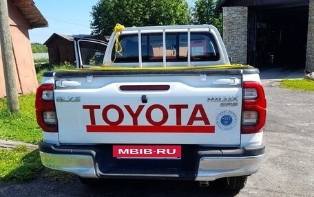 Toyota Hilux VIII, 2024 год, 5 900 000 рублей, 4 фотография