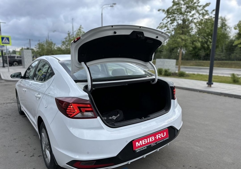 Hyundai Elantra, 2019 год, 1 398 000 рублей, 11 фотография