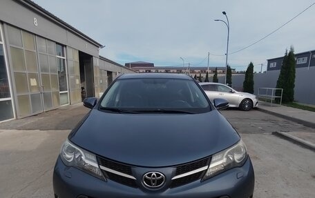 Toyota RAV4, 2014 год, 1 750 000 рублей, 2 фотография
