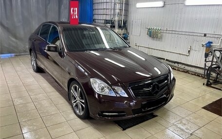 Mercedes-Benz E-Класс, 2010 год, 1 650 000 рублей, 2 фотография