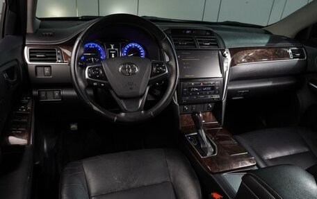 Toyota Camry, 2018 год, 2 099 000 рублей, 6 фотография