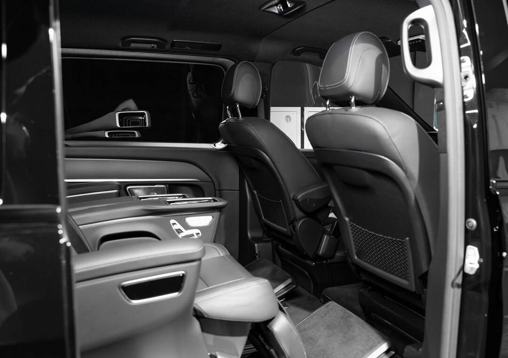 Mercedes-Benz V-Класс, 2024 год, 15 400 000 рублей, 4 фотография