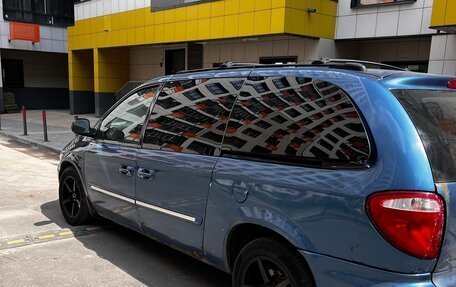 Chrysler Town & Country IV, 2005 год, 400 000 рублей, 3 фотография