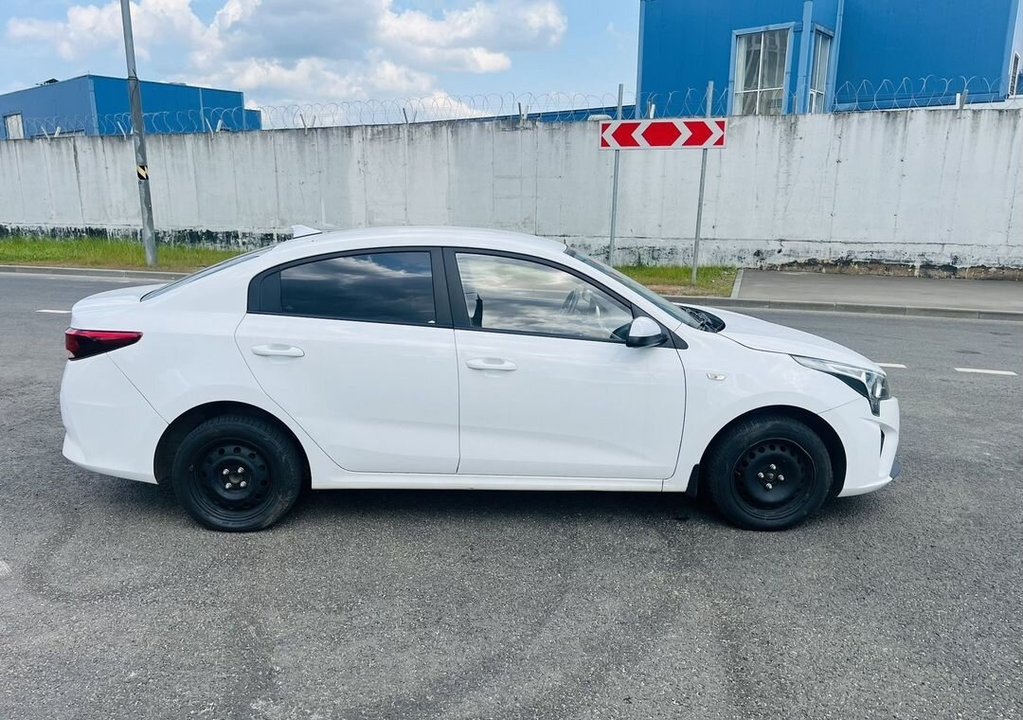 KIA Rio, 2021 год, 1 099 999 рублей, 6 фотография