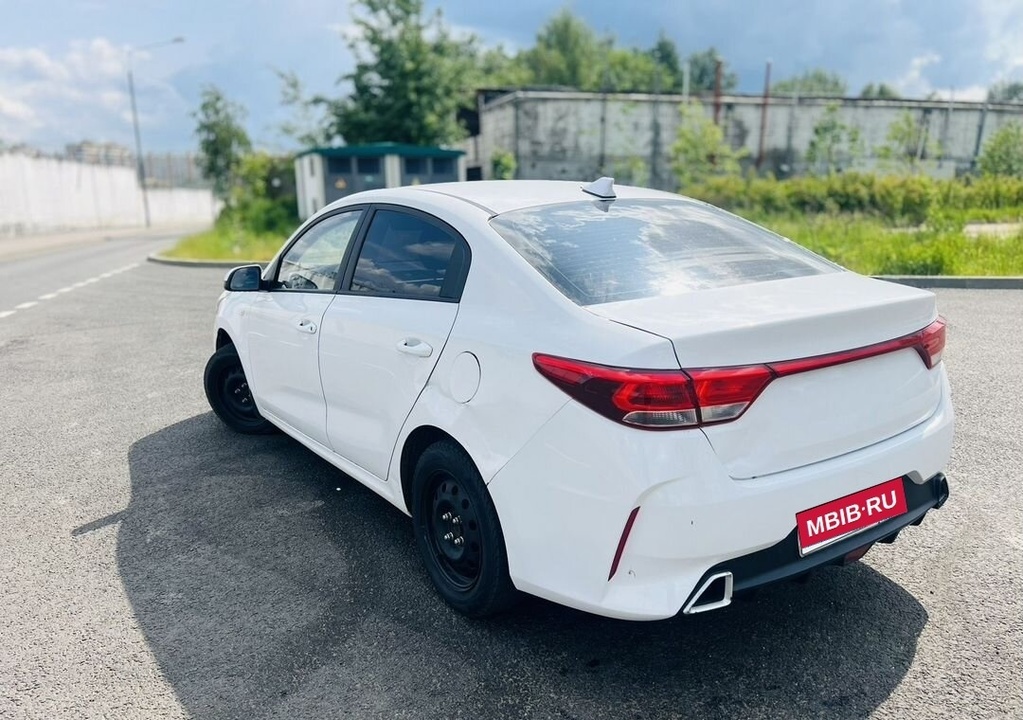 KIA Rio, 2021 год, 1 099 999 рублей, 3 фотография