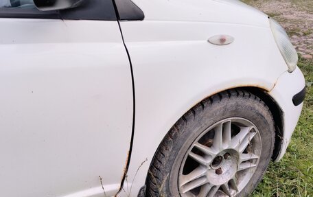 Toyota Yaris I рестайлинг, 2000 год, 200 000 рублей, 3 фотография