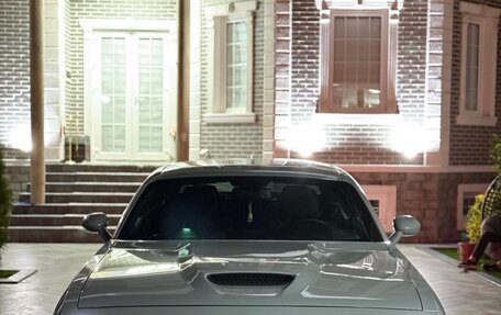 Dodge Challenger III рестайлинг 2, 2021 год, 1 800 000 рублей, 11 фотография