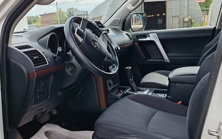 Toyota Land Cruiser Prado 150 рестайлинг 2, 2017 год, 5 100 000 рублей, 3 фотография