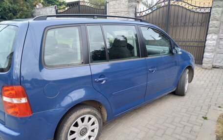 Volkswagen Touran III, 2006 год, 560 000 рублей, 2 фотография