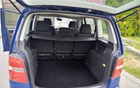 Volkswagen Touran III, 2006 год, 560 000 рублей, 5 фотография