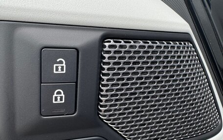 Land Rover Defender II, 2022 год, 8 990 000 рублей, 16 фотография