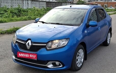 Renault Logan II, 2017 год, 895 000 рублей, 1 фотография