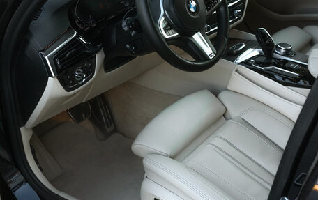 BMW 5 серия, 2019 год, 3 850 000 рублей, 21 фотография