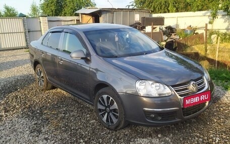 Volkswagen Jetta VI, 2008 год, 630 000 рублей, 2 фотография