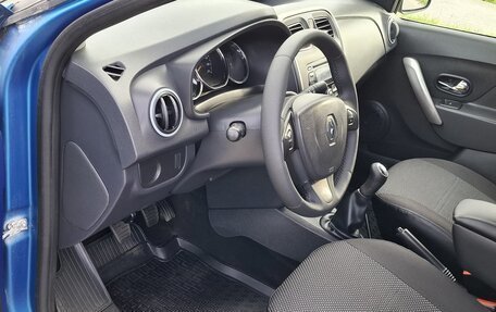 Renault Logan II, 2017 год, 895 000 рублей, 11 фотография