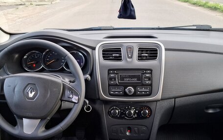 Renault Logan II, 2017 год, 895 000 рублей, 12 фотография
