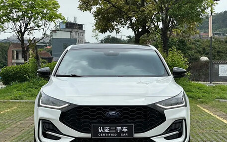 Ford Focus IV, 2022 год, 1 305 690 рублей, 2 фотография