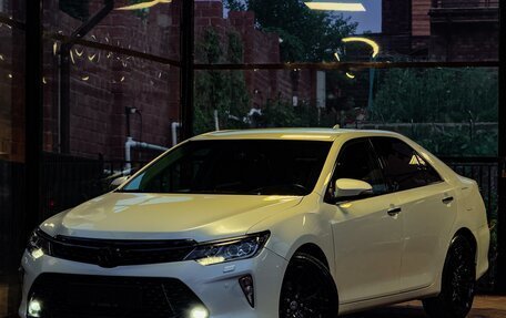 Toyota Camry, 2017 год, 2 600 000 рублей, 3 фотография