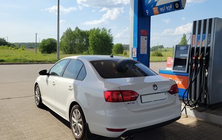 Volkswagen Jetta VI, 2014 год, 1 220 000 рублей, 2 фотография