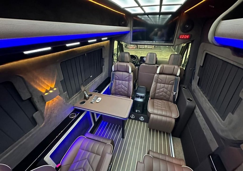 Mercedes-Benz Sprinter, 2024 год, 27 990 000 рублей, 6 фотография