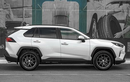 Toyota RAV4, 2021 год, 4 299 000 рублей, 5 фотография