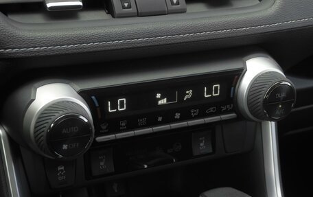 Toyota RAV4, 2021 год, 4 299 000 рублей, 13 фотография