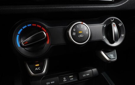 KIA Rio IV, 2019 год, 1 399 000 рублей, 15 фотография