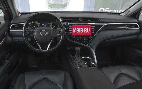 Toyota Camry, 2019 год, 2 899 000 рублей, 6 фотография