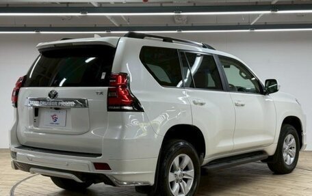 Toyota Land Cruiser Prado 150 рестайлинг 2, 2022 год, 4 030 000 рублей, 4 фотография