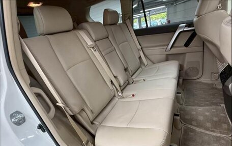 Toyota Land Cruiser Prado 150 рестайлинг 2, 2022 год, 4 030 000 рублей, 13 фотография