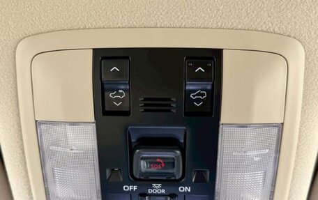 Toyota Land Cruiser Prado 150 рестайлинг 2, 2022 год, 4 030 000 рублей, 15 фотография