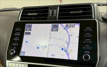 Toyota Land Cruiser Prado 150 рестайлинг 2, 2022 год, 4 030 000 рублей, 8 фотография