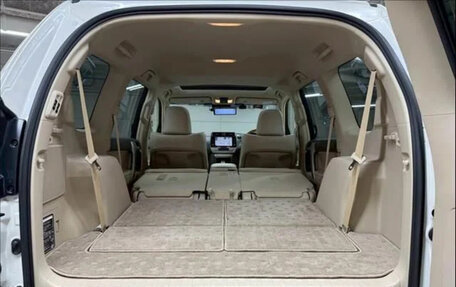 Toyota Land Cruiser Prado 150 рестайлинг 2, 2022 год, 4 030 000 рублей, 18 фотография