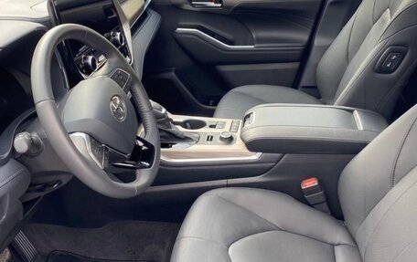 Toyota Highlander, 2025 год, 5 200 000 рублей, 13 фотография