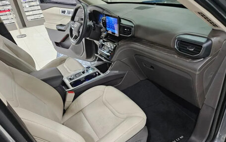 Ford Explorer VI, 2022 год, 3 200 000 рублей, 7 фотография