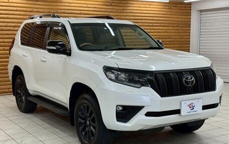 Toyota Land Cruiser Prado 150 рестайлинг 2, 2022 год, 4 035 000 рублей, 3 фотография