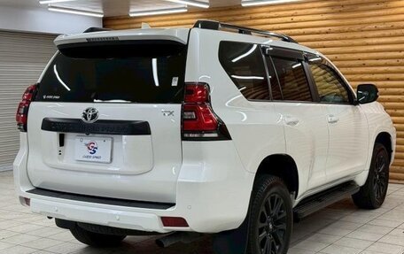 Toyota Land Cruiser Prado 150 рестайлинг 2, 2022 год, 4 035 000 рублей, 14 фотография