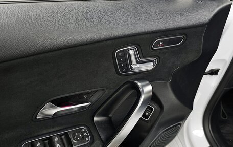 Mercedes-Benz A-Класс AMG, 2022 год, 3 000 000 рублей, 16 фотография