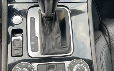 Volkswagen Touareg III, 2015 год, 3 250 000 рублей, 11 фотография