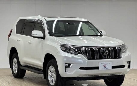 Toyota Land Cruiser Prado 150 рестайлинг 2, 2022 год, 4 060 000 рублей, 4 фотография