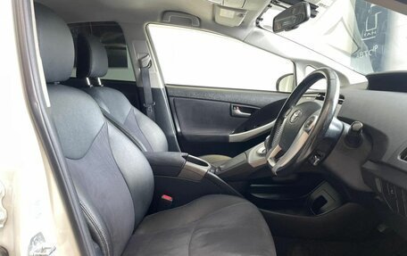 Toyota Prius, 2014 год, 1 270 000 рублей, 12 фотография