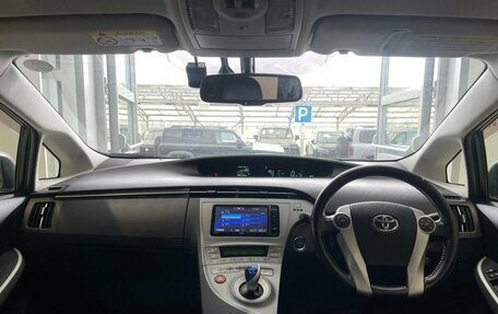 Toyota Prius, 2014 год, 1 270 000 рублей, 14 фотография