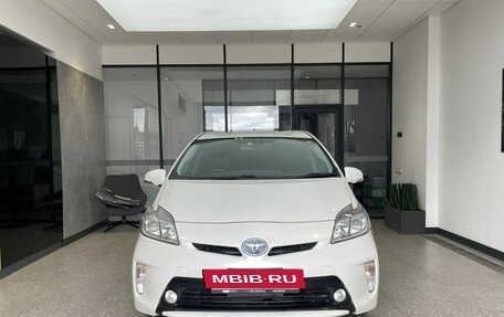 Toyota Prius, 2014 год, 1 270 000 рублей, 2 фотография